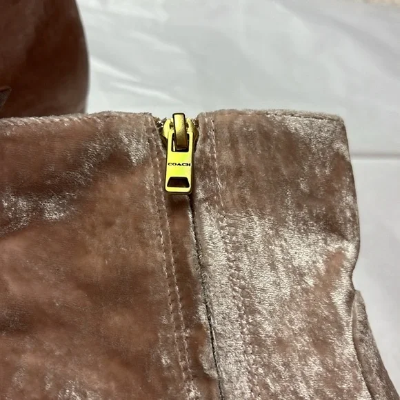 NWOT Coach Pink Blush Juliet ankle bootie size 7 - Picture 3 of 11